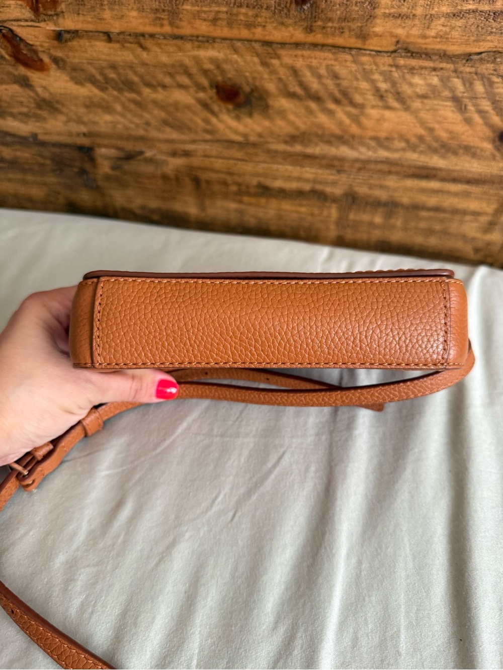 Marc Jacobs Tan Leather Pebbled Crossbody Bag - Picture 5 of 9